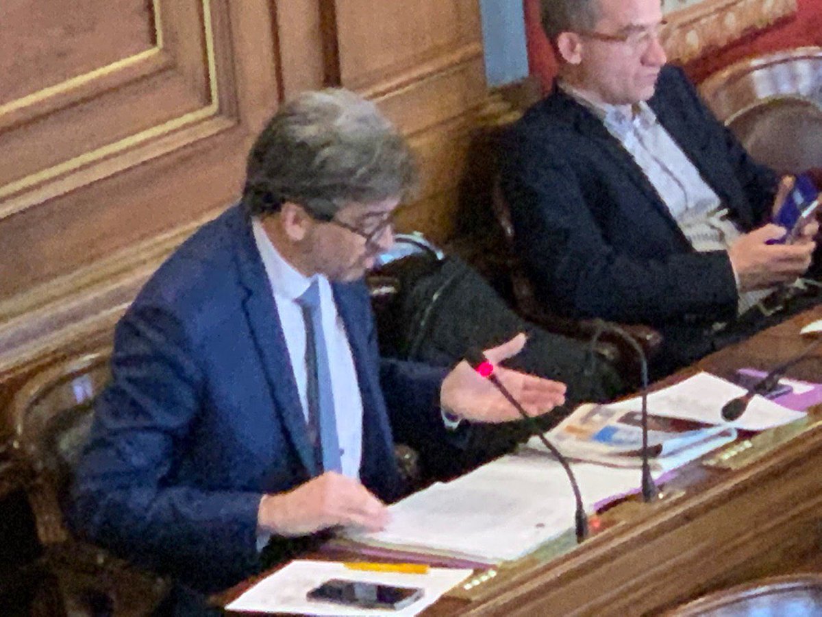 Val_BougaultDel's tweet photo. Une matinée édifiante au #ConseildeParis :
▪️1/3 de l’assemblée présente
▪️Des Conseillers de #Paris dissipés
▪️Des interventions sur le budget en mode dialogue de sourds
Merci #DemocratesProgressistes, #PPCI et #UDIModem
➡️ Vivement le changement avec @BGriveaux ‼️ https://t.co/s5YhcJVNtp