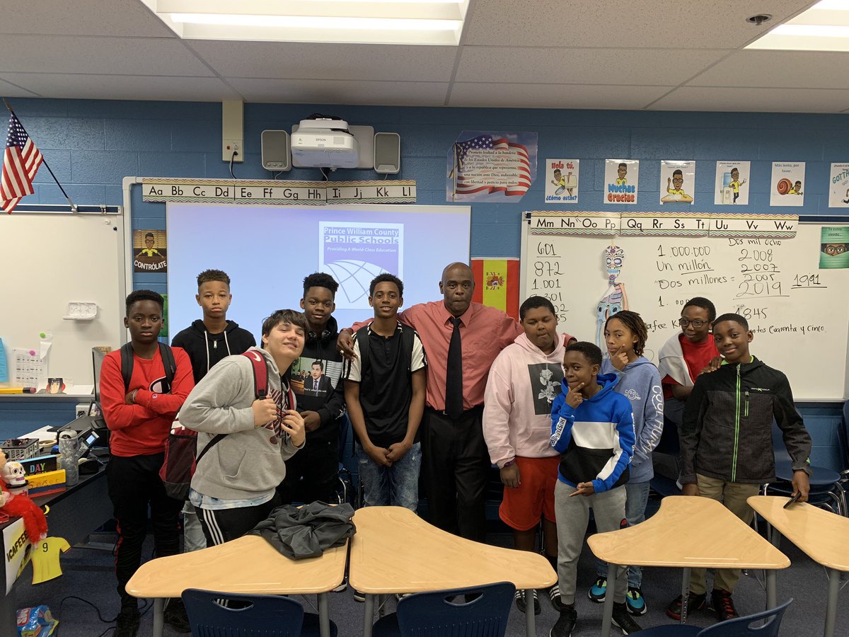 AlphaYork96's tweet photo. Former VT and Dallas Cowboys Running back, Antonio Kennedy, met with the young men of PAWS today to discuss hard work and future ambitions. We are preparing these young men for real world experiences https://t.co/Or5Wm4kwba