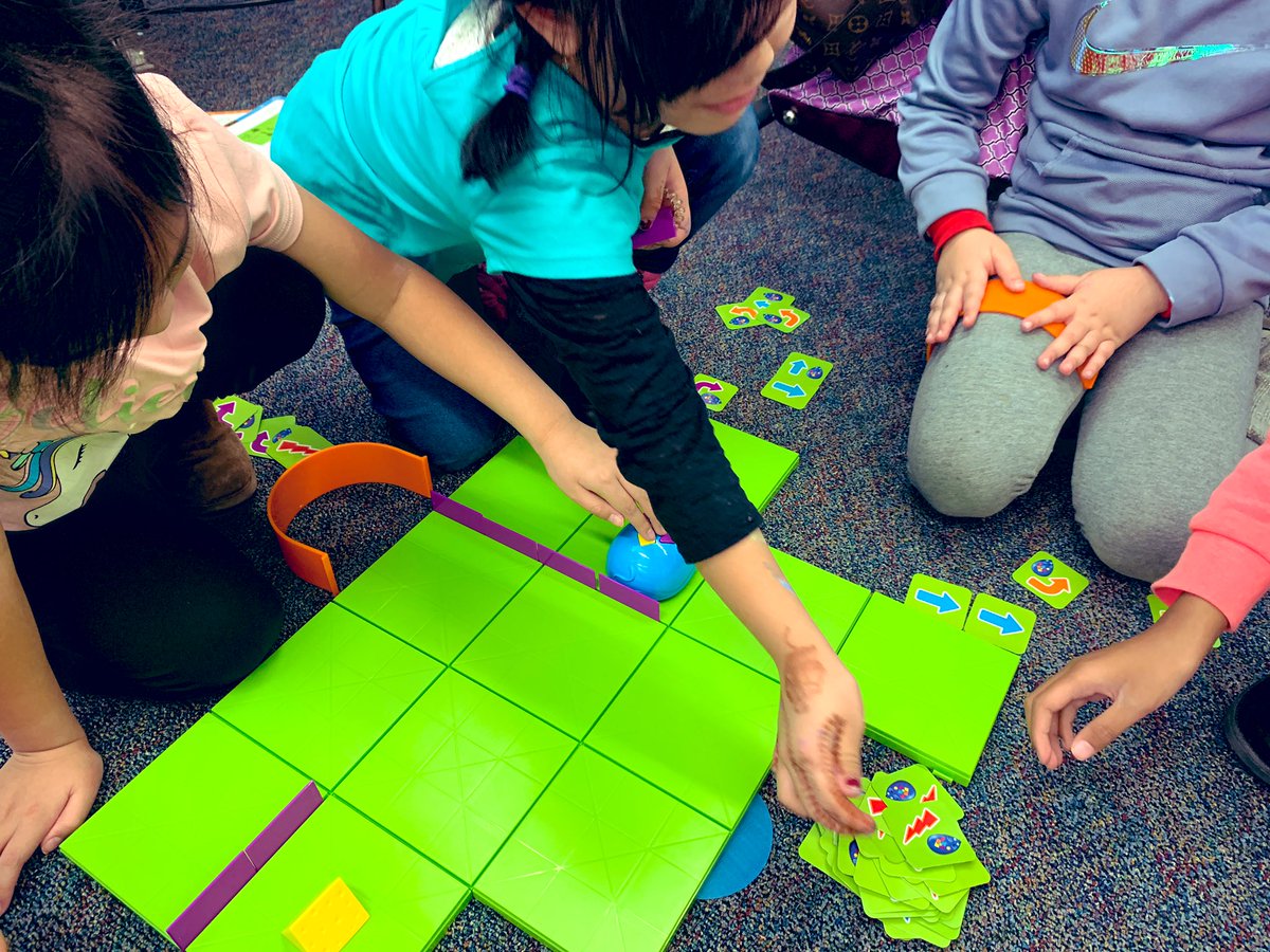 _MsPalucki's tweet image. Mrs. Dubak’s students learning all about programming with Colby! 🐭 #CodeAndGoMouse 🤩 Loving the teamwork!