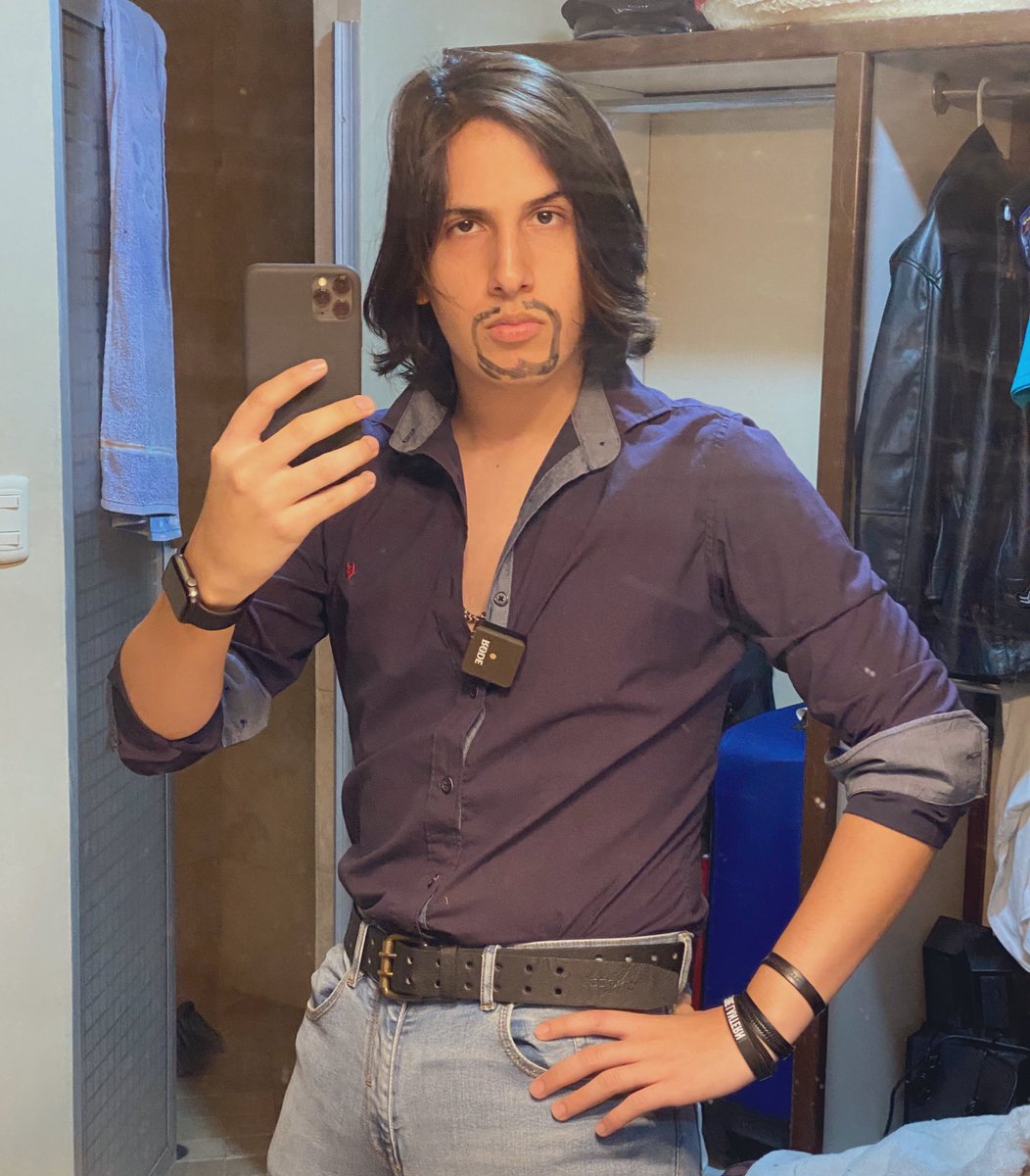 MissaSinfonia's tweet photo. Hola guapa, mi mamá me planchó esta camisa, ¿quieres bailar? https://t.co/QfJ1vUw8hq
