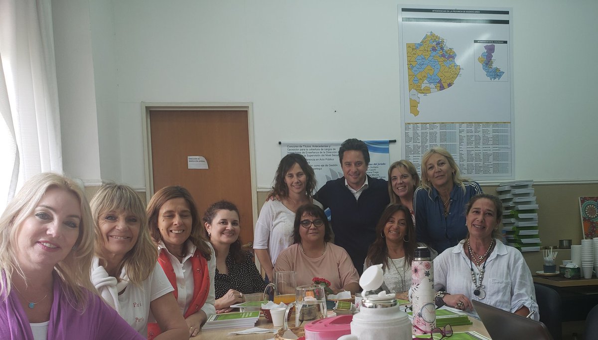 adriana_frega's tweet photo. Continuamos evaluando hoy junto a las regiones 8, 14 y 22.  Felictaciones, gran trabajo de equipo entre ambas gestiones!!!!
Gracias @gzinny por acompañarnos.
#HayEquipo https://t.co/oZVbSw4v6C