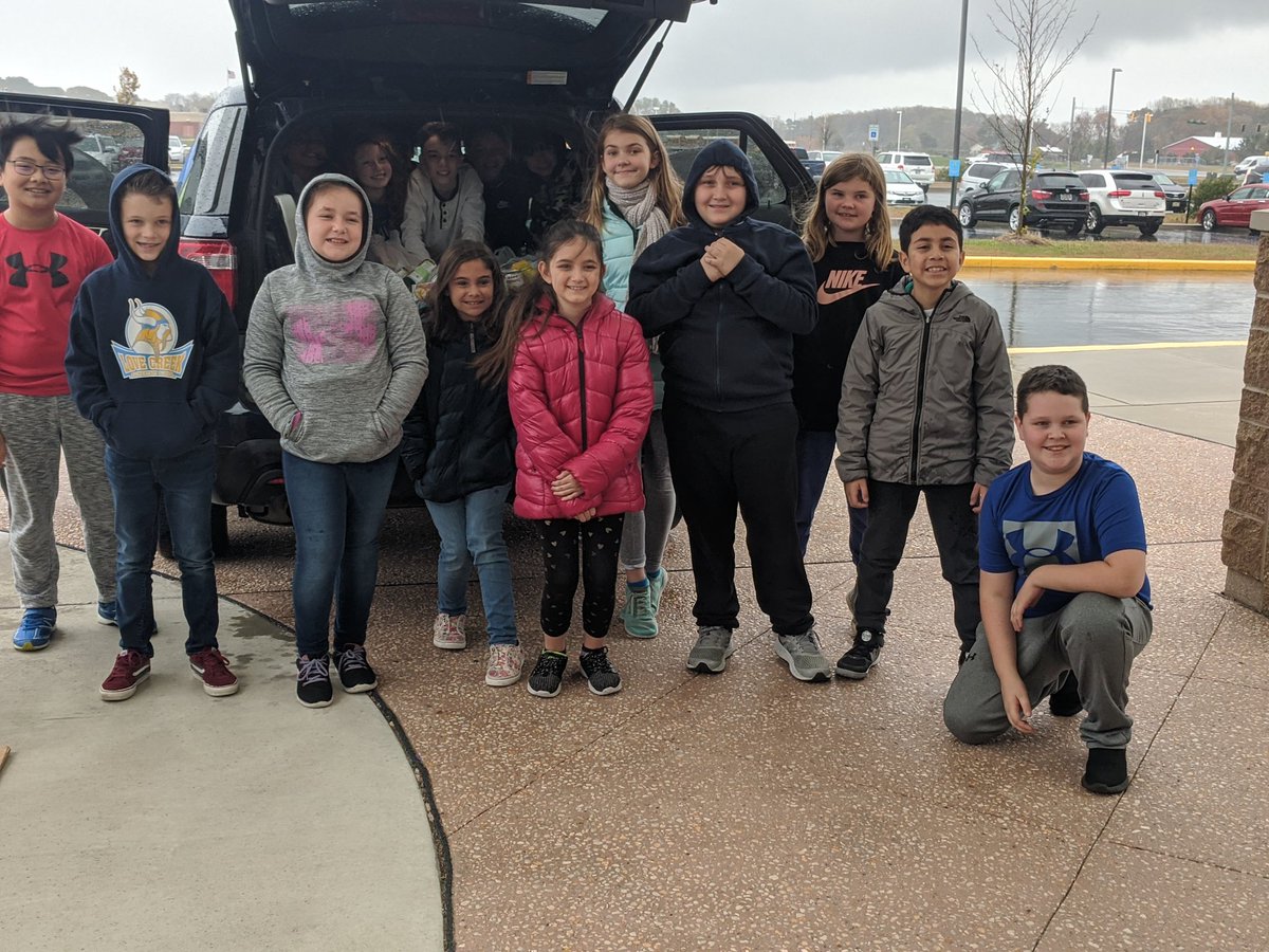 MelissaSTuttle's tweet photo. Enjoyed helping Dart stuff the bus for Delaware Food Bank. Thank you to all our Love Creek families who donated. #LCEproud #CAPEproud https://t.co/7P7TgsLEak