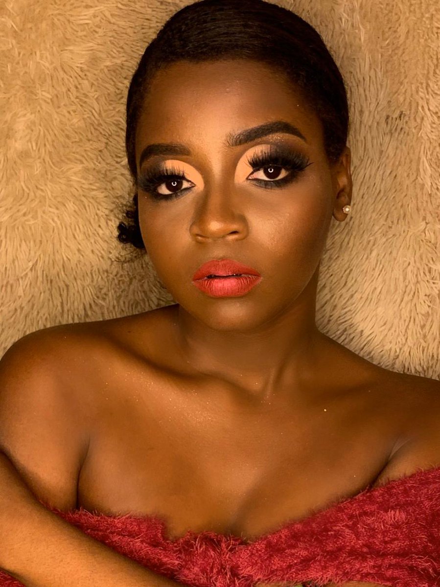 puruquiinha's tweet photo. ℹ Workshop make: @ElloaMarion
🔵 Aluna: @Camillylima31
🔵 Técnica: Cut crease

#makeup #makeuptutorial #makeupcutcrease #cutcrease #workshop #make #maquiagem #cursodemaquiagem  #maquiagemperfeita #details #makeprofissional #boanoite #goodnight https://t.co/0nXsAivQ4S