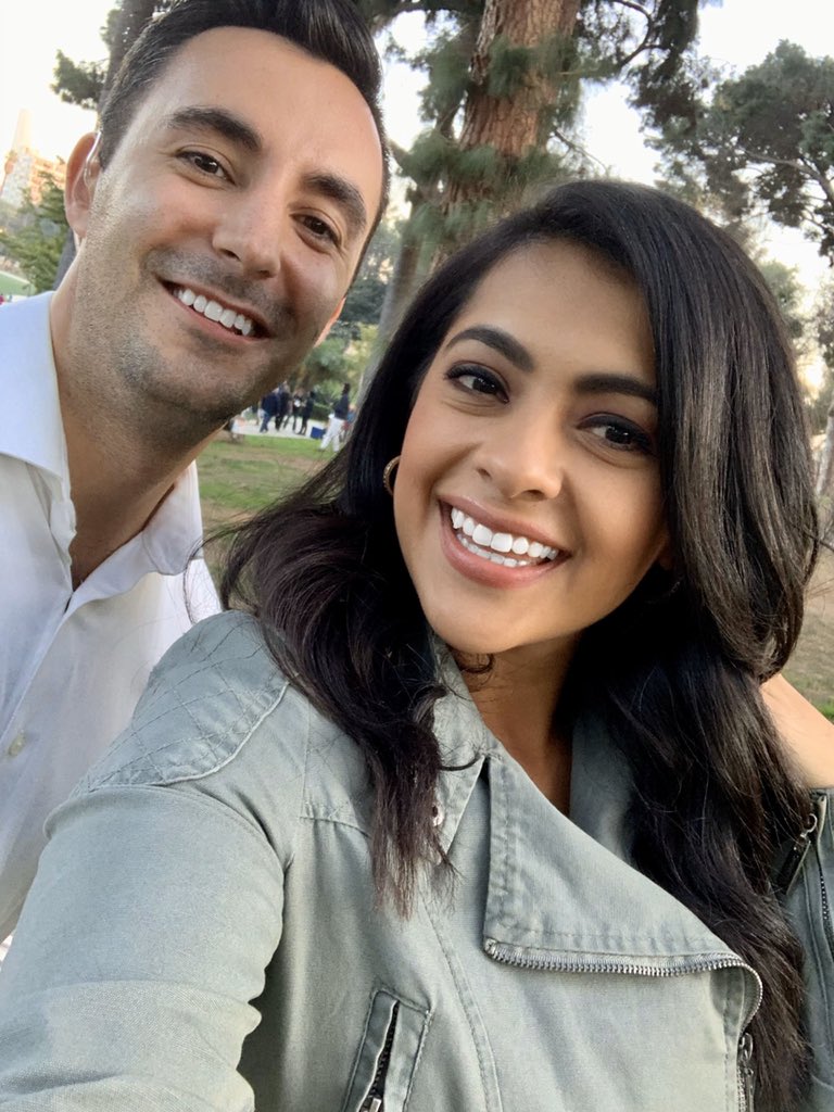 lesleymarin's tweet photo. Look who I found !!! Aw @parkercollinstv I know you have missed sitting next to me at work @KTNV itโs ok Iโve missed it too. Haha โค๏ธ #smallworld #cbsla #spectrumla https://t.co/TZ5AMa2Tei