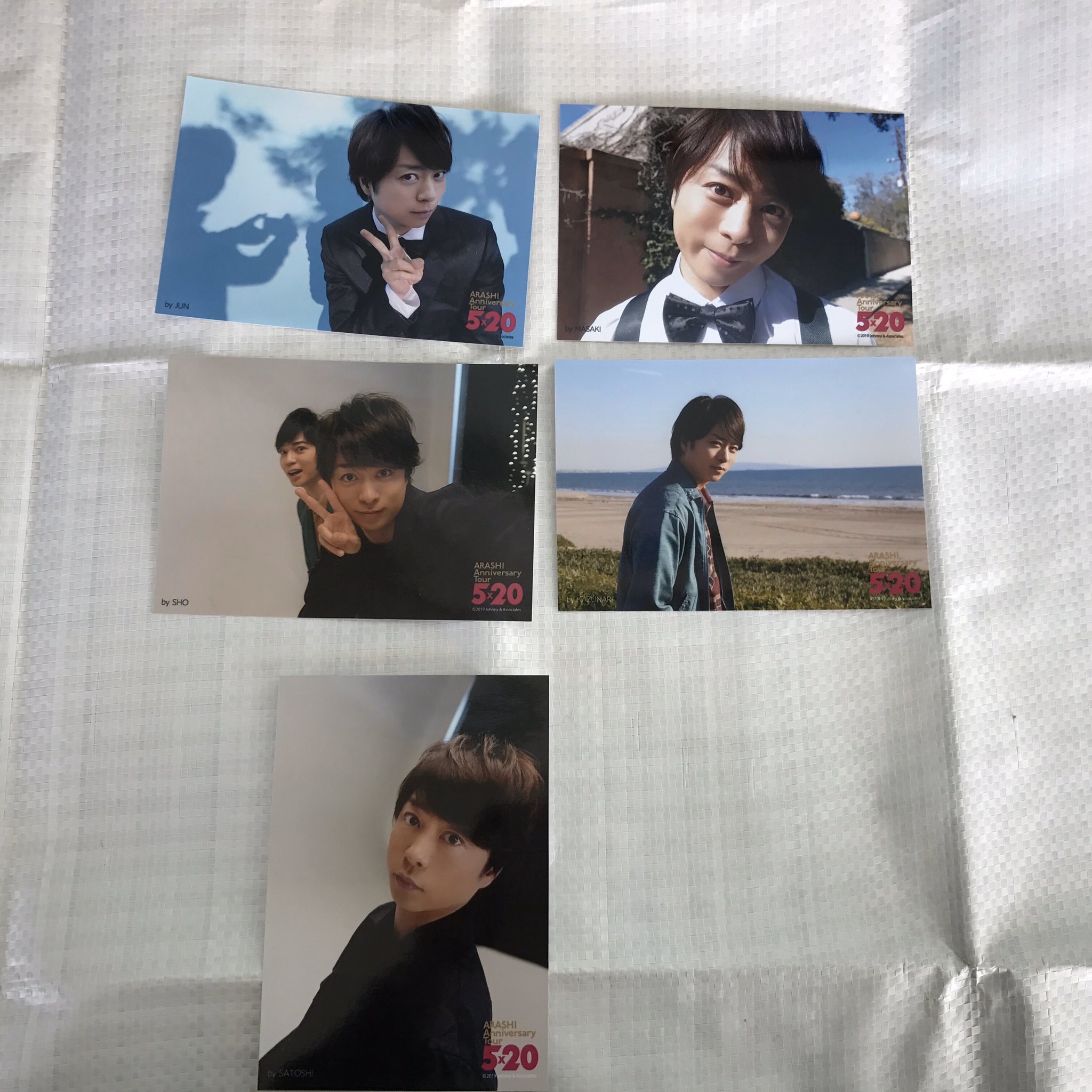 ゆ 嵐5 グッズ13 第1弾から復活販売分 画像は前回撮影のものになります 超超オリジナルフォトセット第1弾 潤くん 800円 バスタオル 3500円 Arashicg T Co 8p22t8ufnn Twitter