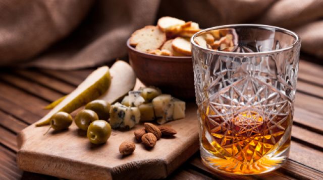 There’s a #whiskey and #cheese masterclass happening in #Dublin next month and it sounds unreal | <a href="/LovinDublin/">Lovin Dublin</a>  ow.ly/C9qV30pSvSH