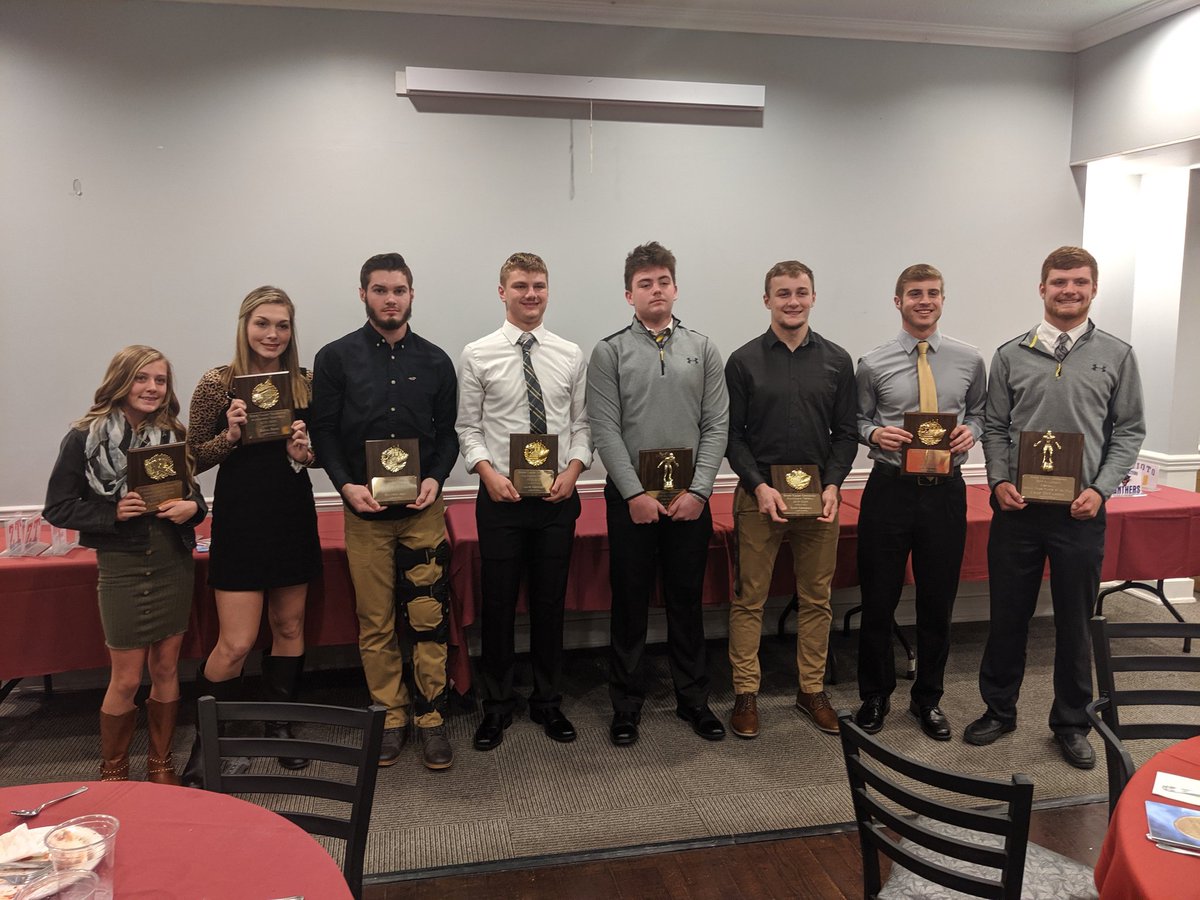 Congratulations to Olivia for making SVC 🏐🖤💛 Congratulations to all of the fall athlete!