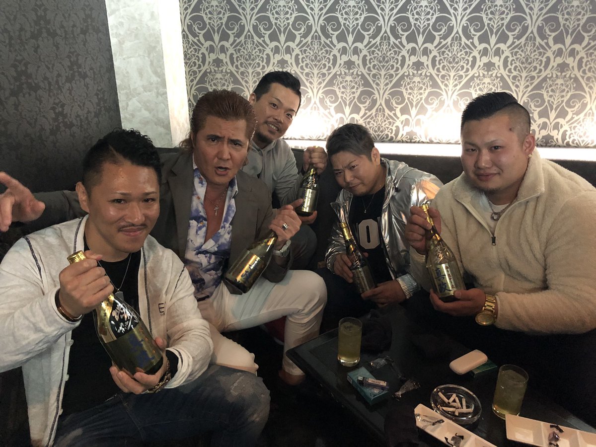 טוויטר Hiromi H בטוויטר 19 11 12 心友のお店で竹内さんと席を共にさせて頂きました また一つ良い思い出ができました ありがとうございました 竹内力 車仲間と楽しい夜 Vridge 心友 ありがとう T Co Kservdzep0