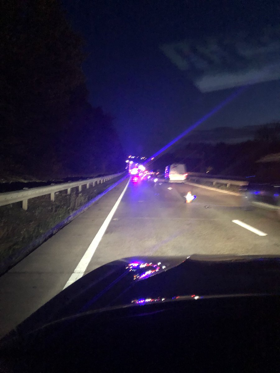 NSRAPT's tweet photo. We’re down to one lane on the #A14 #Ipswich westbound between #Copdock and #Sproughton due to a broken down HGV. Currently awaiting recovery, delays already starting to build #SuffolkRoads @SuffolkPolice @BBCSuffolk @ipswich102 @ipswichstar24 @HeartAngliaNews https://t.co/yc0UoH78MS