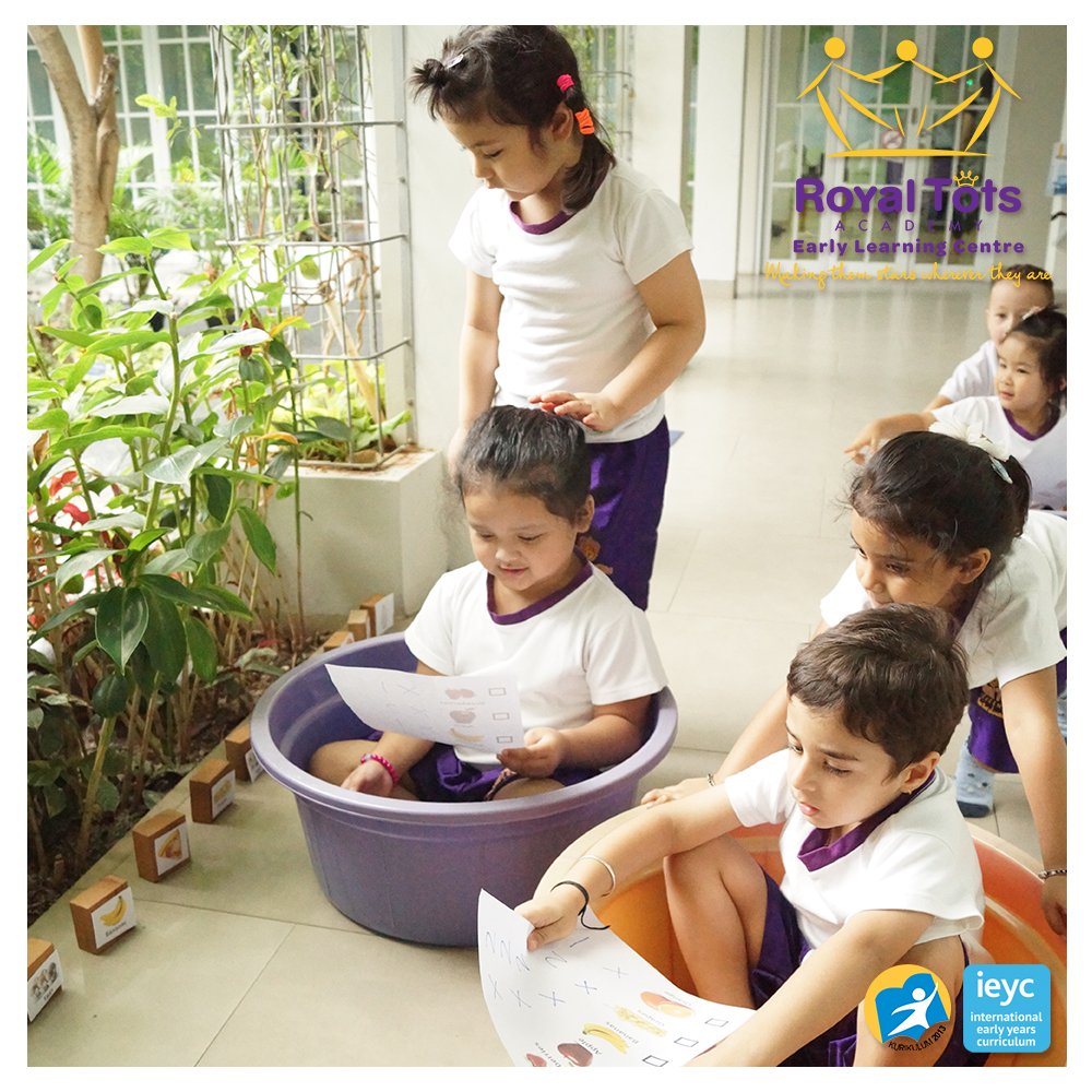 RoyalTotsIndo's tweet photo. Teamwork requires children to coorperate with each other, and children who learn these skills are also in their way to establishing solid skills in problem-solving, communication, listening, creativity, and self-esteem. #Preschool #preschooljakarta #ieyc #playbasedlearning https://t.co/1TLbP5L2Fu