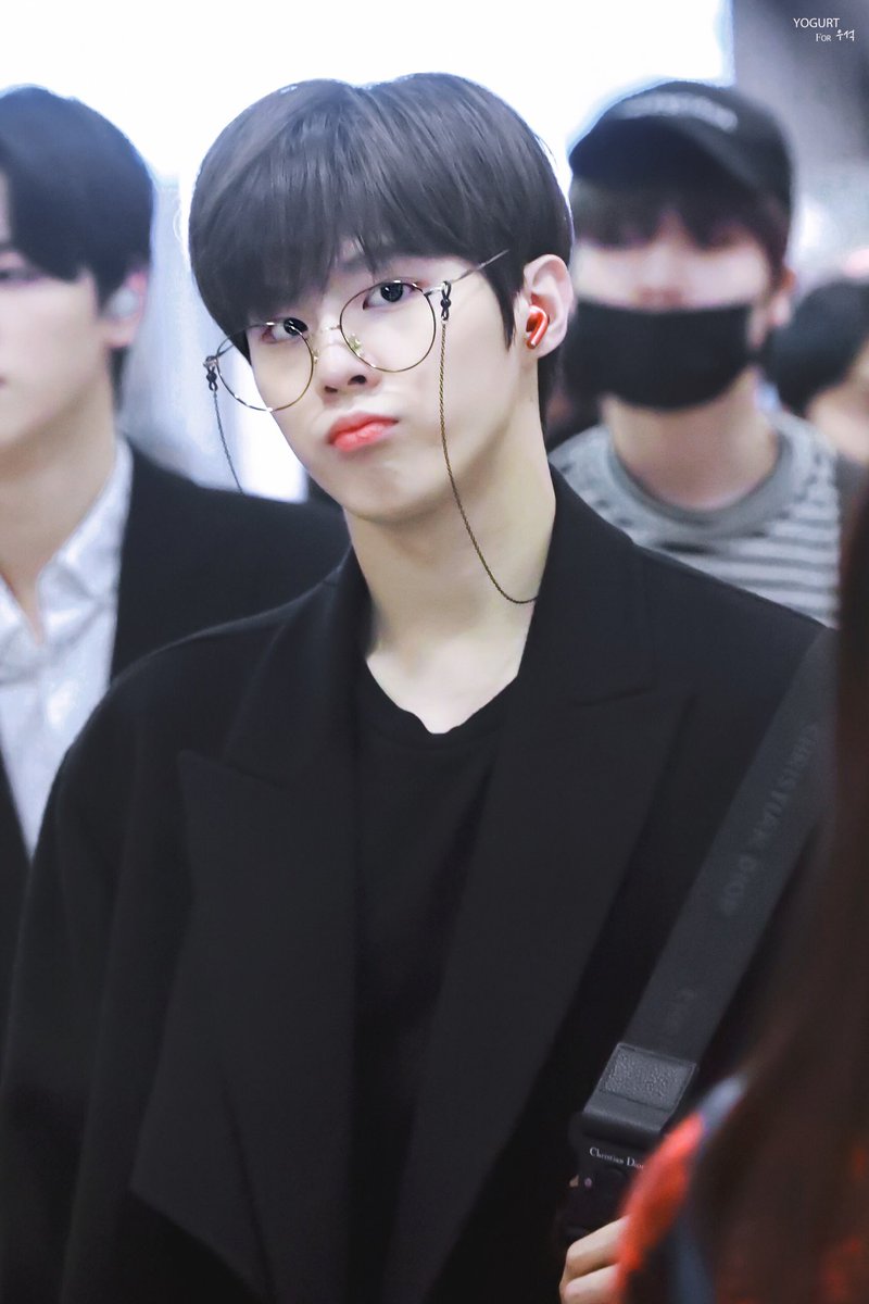 yogurt_1027's tweet photo. 191110 BKK 도착
#김우석 #우석 #KIMWOOSEOK #엑스원 #X1 https://t.co/DIPEMQQFgS