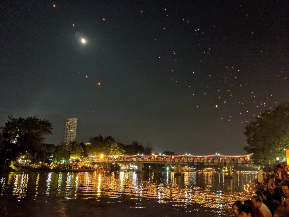 Our Chiang Mai, Thailand Volunteers celebrating the Northern Thai festival of Loy Krathong.
Volunteerthailand.Org #volunteerthailand #volunteerchiangmai #friendsforasia