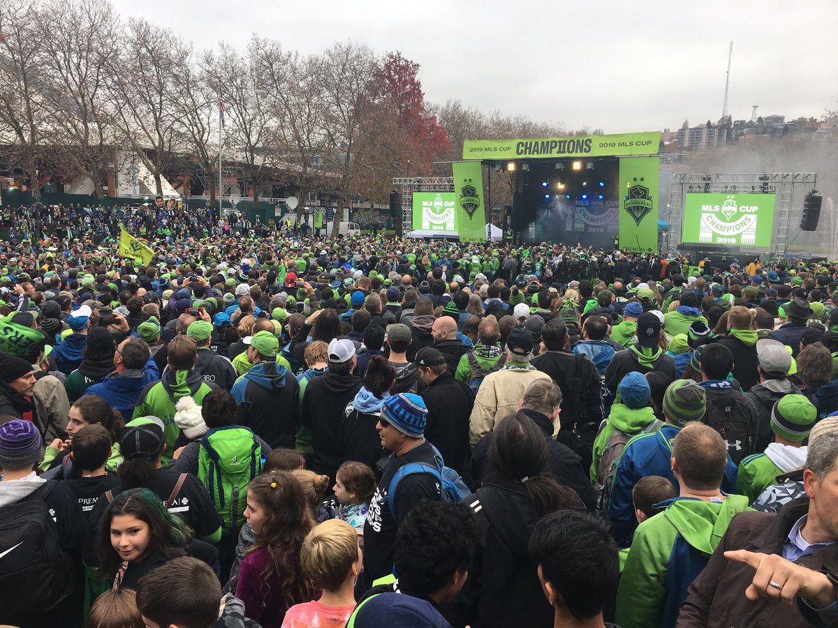 SteveTVNews's tweet photo. Now that our work day is done - Just wanted to say “Thank you” to @MaddyKOMO for being an awesome sidekick during our coverage of today’s #MLSCup Champions Parade &amp; Rally.

So fun to cover history! 

Way to go, @SoundersFC! 🏆⭐️⚽️

#TeamKOMO #MLSParade https://t.co/MCQA7yjwoi