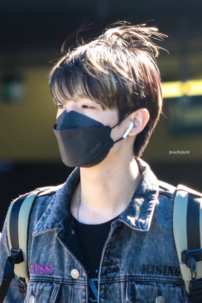 88rising denim jacket