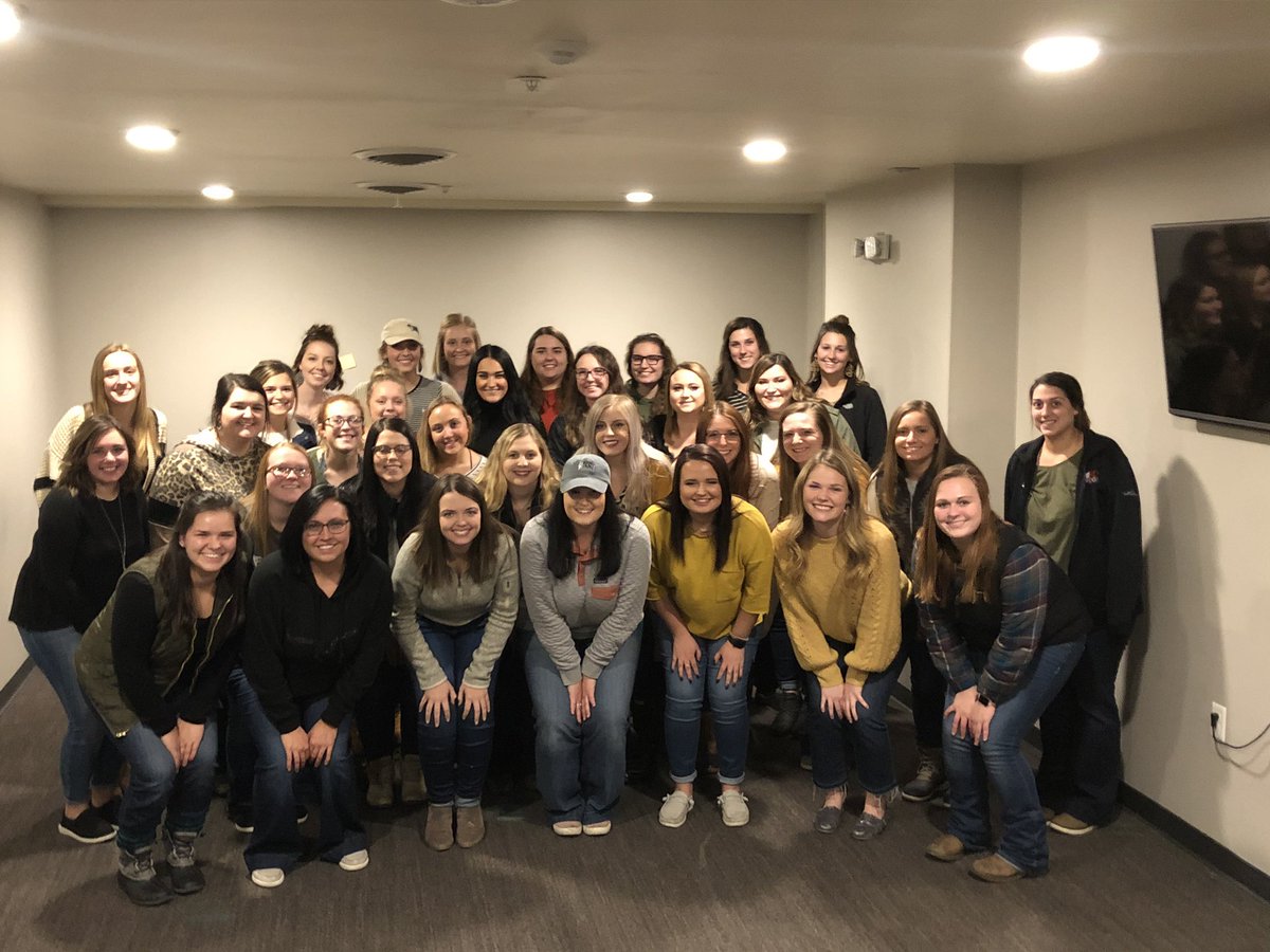 SigmaAlpha_OSU's tweet photo. ~ Happy Friendsgiving ~
Thank you AGR for the great food!! https://t.co/s97zhudUoA