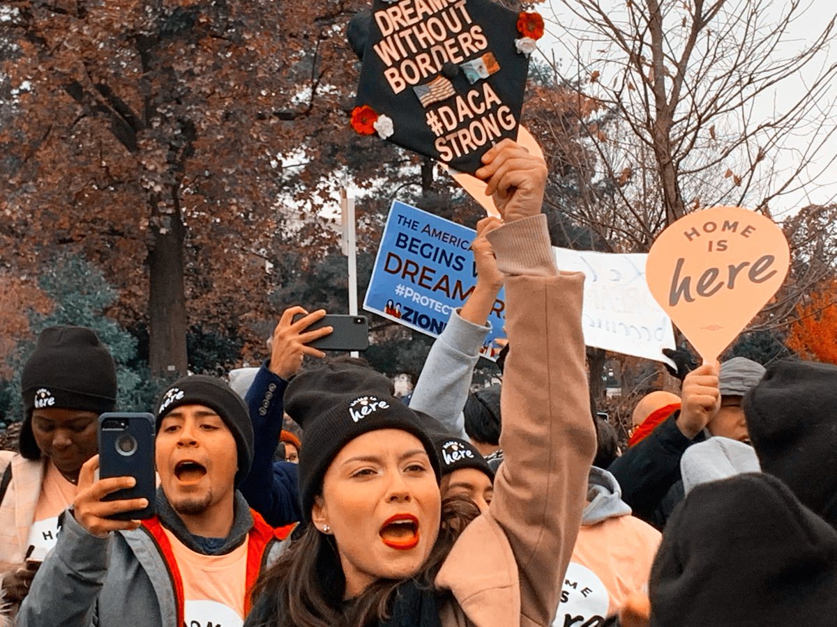 LULAC's tweet photo. We can never give up! We will continue to fight for the futures of ALL our Dreamers, undocumented, and immigrants. We are here for you. We see you. Stay strong.✊ #DACAStrong #HomeIsHere https://t.co/f9ZDiqEMsw