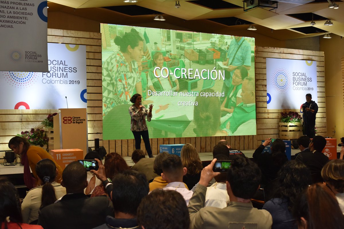 yy_colombia's tweet photo. Gracias por la participación en el #sbfc19. Vemos con entusiasmo un futuro prometedor, sumado al extraordinario potencial de las nuevas generaciones de emprendedores& de los #negociossociales en virtud del desarrollo del país. #yycolombia @grameencl @Yunus_Centre @camaracomerbog https://t.co/lk5dwx9mXI