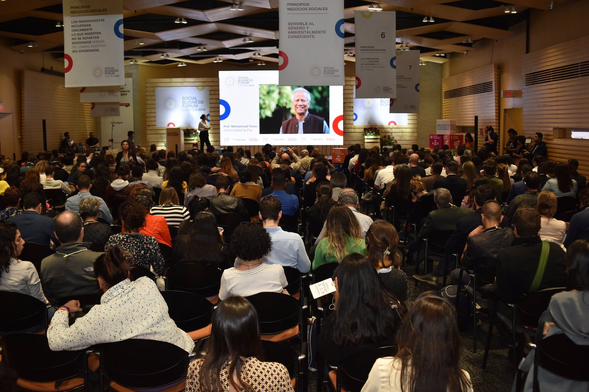 yy_colombia's tweet photo. Gracias por la participación en el #sbfc19. Vemos con entusiasmo un futuro prometedor, sumado al extraordinario potencial de las nuevas generaciones de emprendedores& de los #negociossociales en virtud del desarrollo del país. #yycolombia @grameencl @Yunus_Centre @camaracomerbog https://t.co/lk5dwx9mXI