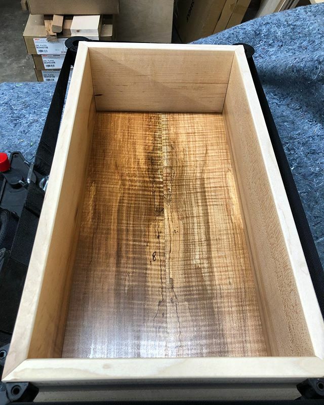 joethiele's tweet photo. Drawer boxes getting glued up. Shop sawn western walnut veneers for the drawer bottoms, quarter-sawn eastern maple boxes.
.
.
.
#boundaryfogfurniture #woodworking #cabinetmaking #customvanity #finewoodworking #portlandmade #pdx #madeinportland #furnituremaker#woodworking https://t.co/4c4QpnNIxh