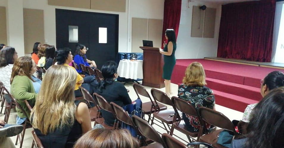 apandetec's tweet photo. Hoy  estuvimos en el @ColegioBrader conversando con los padres de familia acerca de cómo sus hijos pueden navegar seguros en internet. 
Fue un estupendo escenario para capacitarse y debatir acerca de estos temas de actualidad. https://t.co/67MrXoOBkU