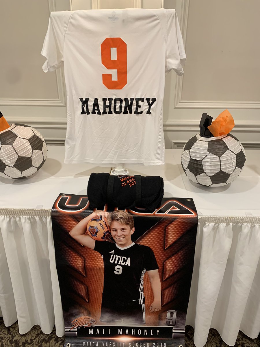 UticaHighSoccer's tweet photo. Wrapping up the 2019 season! Congrats seniors! https://t.co/wEArKFEypB