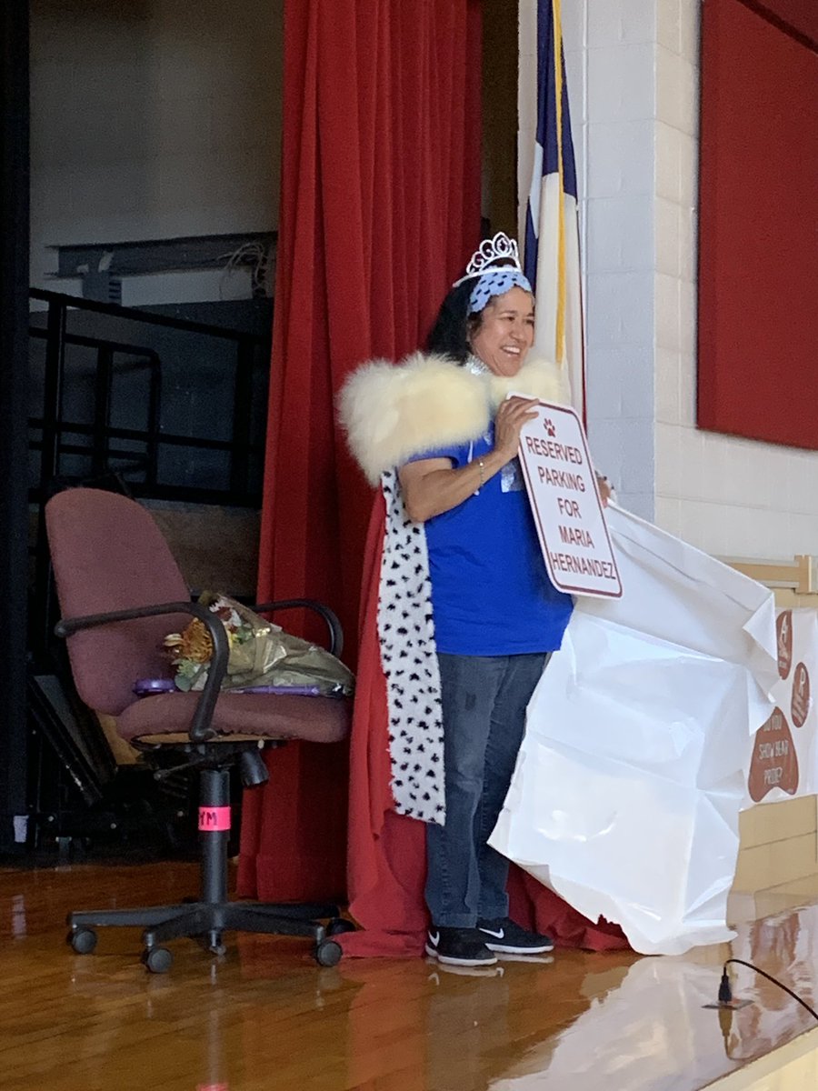 CRobbinsCRS's tweet photo. There are a lot of personalities and opinions at NRE, but 💯 % of us ❤️ Ms. Maria. She’s the best, &amp; never has a bad day. Every student knows her name bc she learned theirs first. Our PBIS assembly today was all about showing appreciation for our MVP! #risdsaysomething https://t.co/ylhsmjcuCL