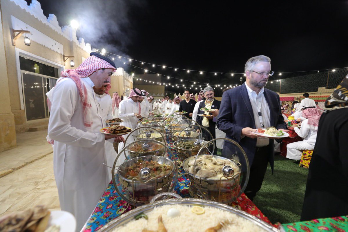saud_mut's tweet photo. ضيوف #مؤتمر_المحاكاة_٢٠١٩ 
  يقضون ليله تراثيه في #الدرعية 

Gala Dinner for Keynote speakers &amp; guests #shsc2019 https://t.co/IqqOI2j98B