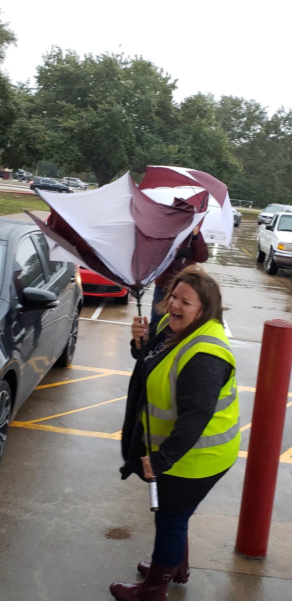 MrsCutshall's tweet photo. Car rider duty is always eventful @RRE_Bulldogs even in cold, rainy weather! I love working with people who go with the flow and have fun in any situation. @MrsJozwiak @MissThomas_RRE @TMajusiak https://t.co/5eny8RJhkk
