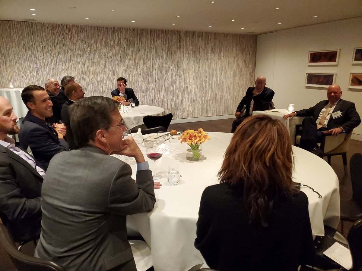 cfo_org's tweet photo. #ElevenMadisonPark tonight was host to the #CFOcircle; a #CFOonly dinner by @CFO_org. Moderated by @ScottShuster, CFOs from @alvarezmarsal, @TiffanyAndCo, @NewYorkLife, @MarshGlobal &amp; @BauerMediaGroup convened for an evening of collaboration. https://t.co/0v4TSBM0IJ https://t.co/OytRFjorIh