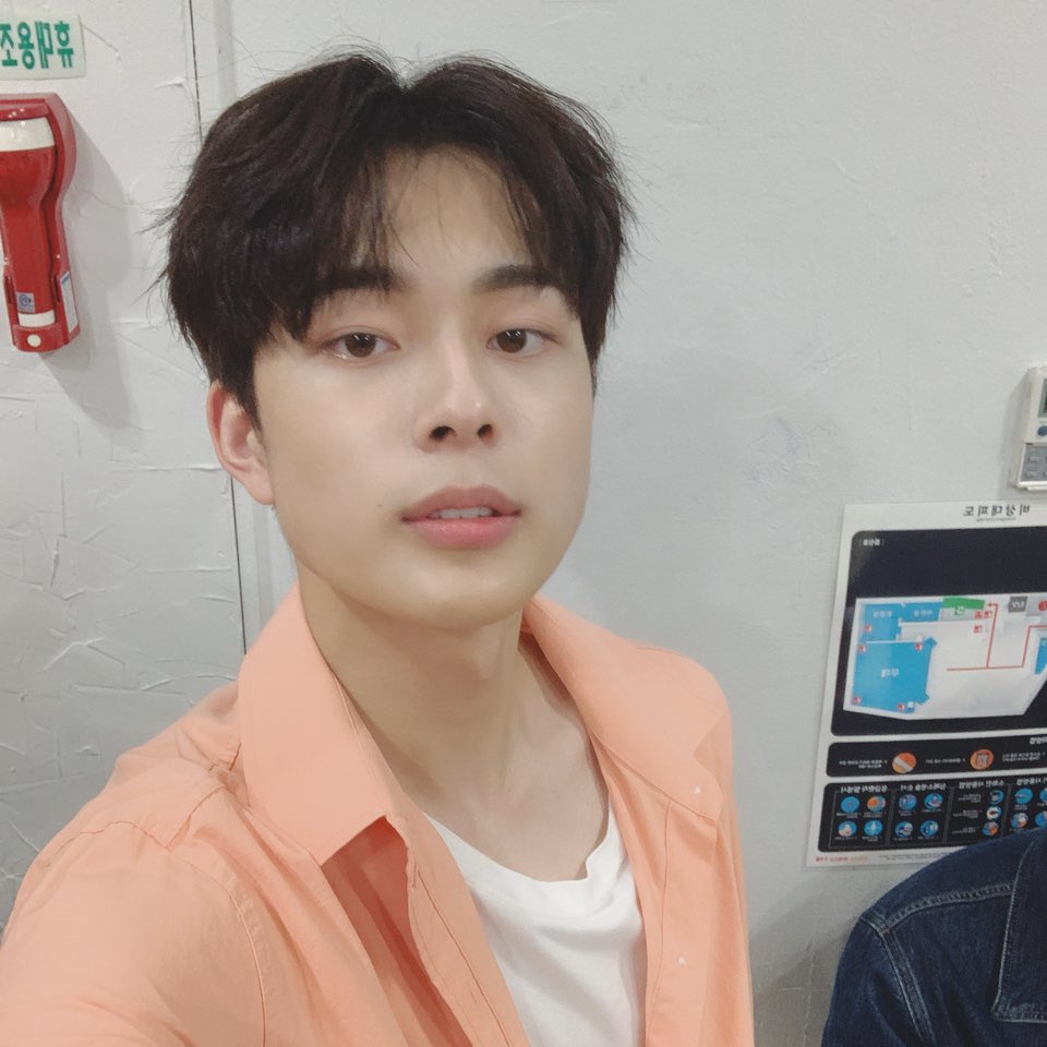 [#유선호] 내일 드디어 수능이죠!! 정말 고생 많으셨어요 앞으로 행복할 날만 가득하길 응원할게요!! 내친구들도 힘내라 조만간 보자!!! 화이팅❤️