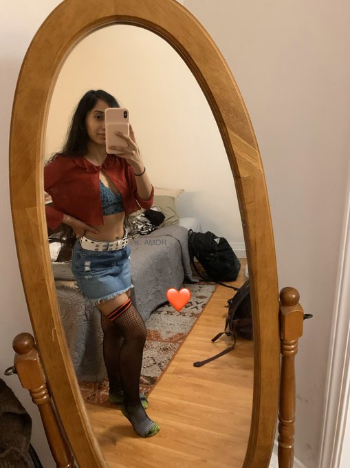 This was from the night I fell victim to pickpocketing, but on the bright side, my outfit was cute. https://t