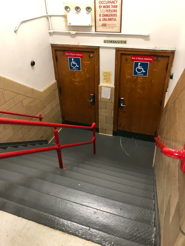 かのうおりがみ コンテンツ企画とseo いや そのバルコニーいる 写真は海外の2ch Redditより クソ物件オブザイヤー19