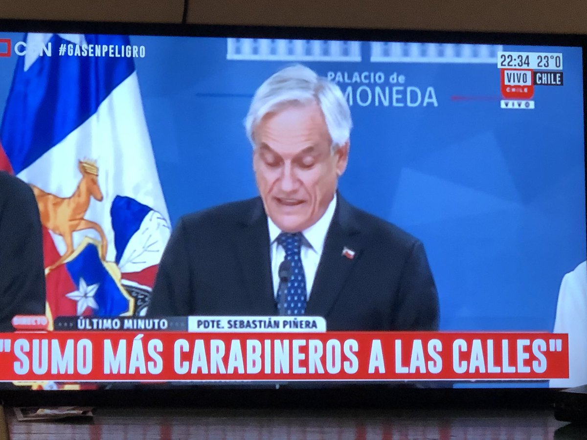 pensarnacional's tweet photo. Mientras tanto en la democracia pura chilena.. https://t.co/YhaYDgUMiq