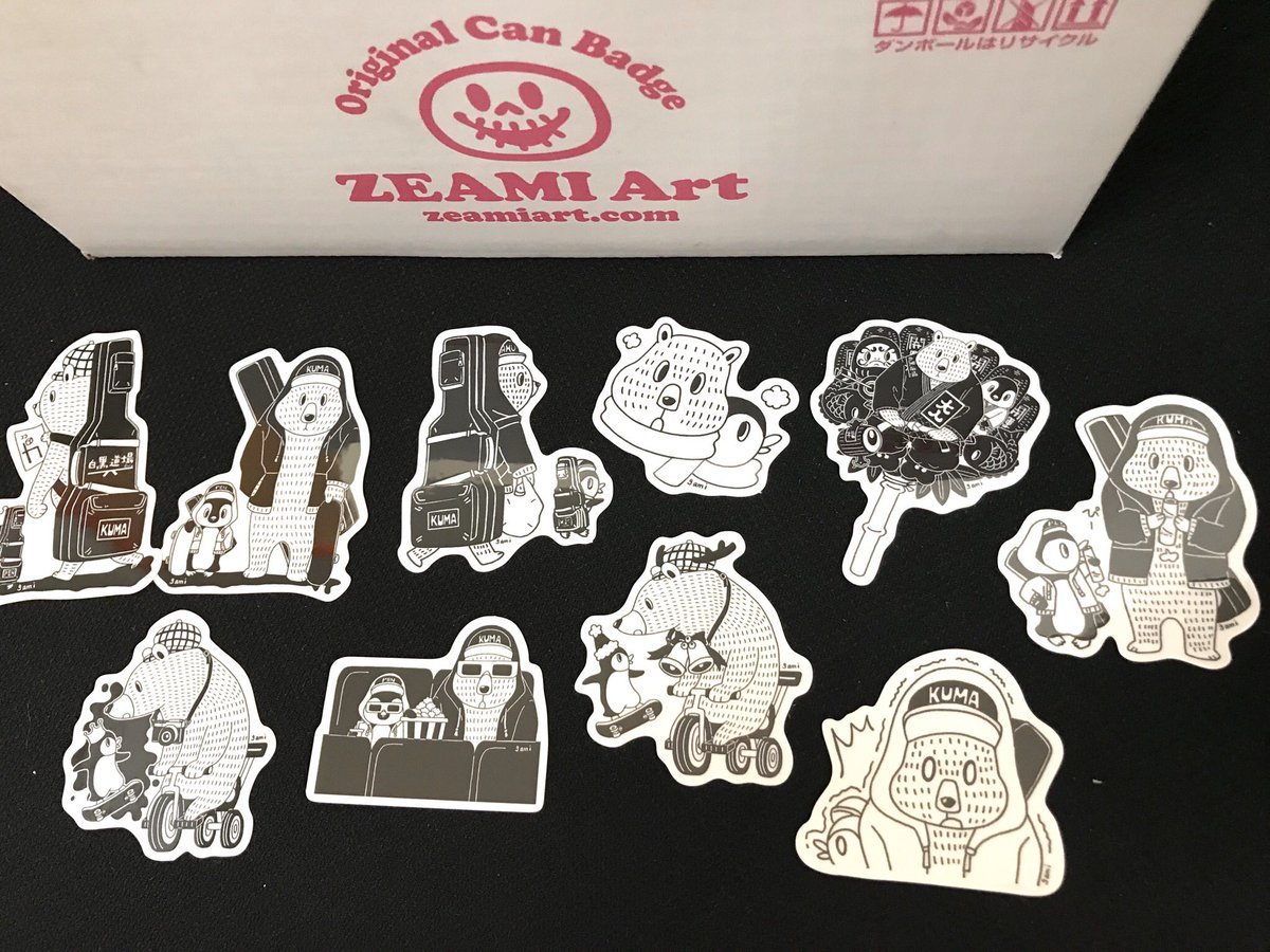 デザフェス販売用のステッカー届いたー♪もちろんいつもお世話になってるZEAMIさん(@ZEAMI_Sticker)携帯にちょうど貼れるサイズになっております
#デザフェス50 
#白黒道場 