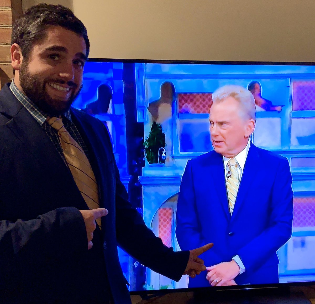 MollyKWeisman's tweet photo. It’s a “Toss-Up” on who wore it best tonight... @squilly6 or @patsajak?! @WheelofFortune #ExcitingNightInTheWeismanHouse https://t.co/QDBR2doVW4
