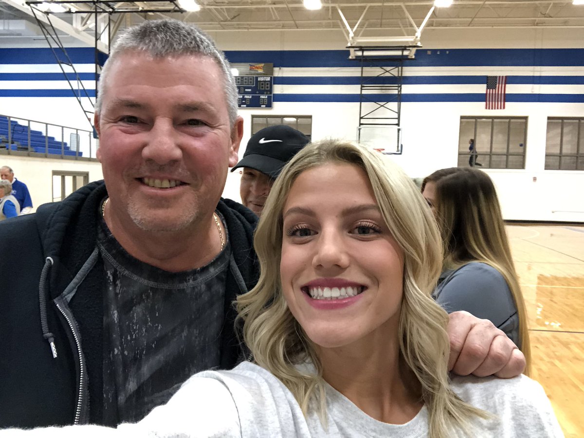 poorcoach44's tweet photo. This Young Lady had a very special moment today Signing Her Letter of Intent to Play College Basketball at St. Edwards. It was a special moment for me to be there, Thanks McCall for including me.
Coach Cav @mccauliflower25 https://t.co/ZSkbRQmLsm
