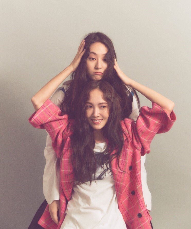 GGZONES's tweet photo. jessica &amp; krystal https://t.co/vQqi3AJXZI