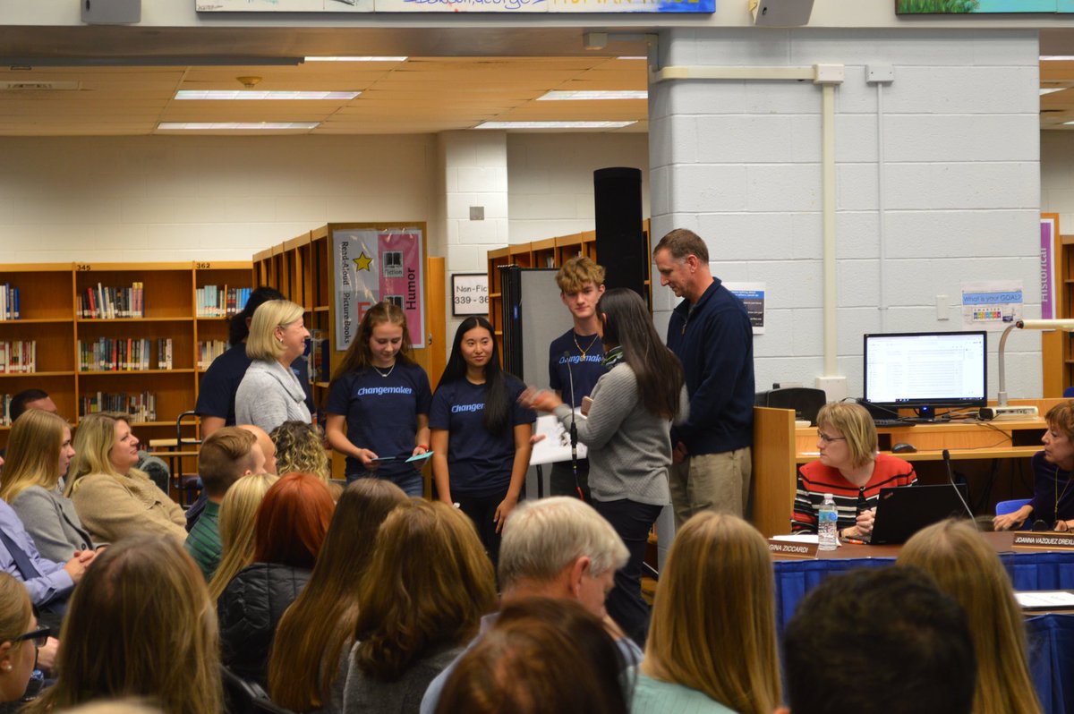 DGSActivities's tweet image. #dgspride Thank you @Dist_99 Education Foundation for supporting the Peace Institute @lorascollege &amp;amp; our Changemaker Workshop from @MNMSorg - thanks for developing empathetic leaders ready to make positive changes on campus &amp;amp; in the world! #BeTheChange