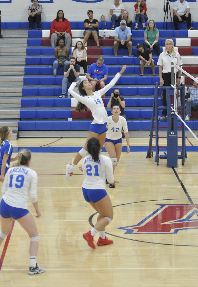 Congratulations to the following Titans for receiving 4A Desert Sky 1st Team All-Section:

🏐# 19 Grace Eubanks- Sr., Setter
🏐# 21 Zora Carrier- Sr., Outside Hitter
🏐# 6 Bella Hanson- Soph., Libero
🏐# 14 Jaclyn Reid- Sr., Middle