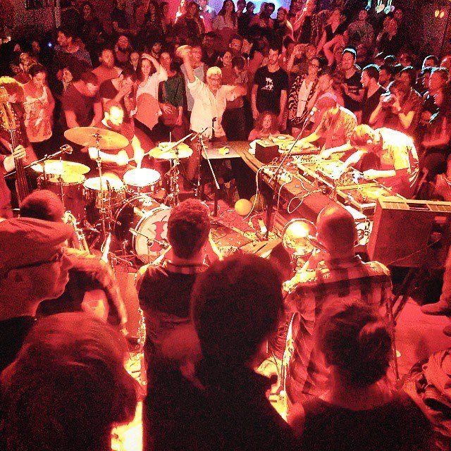 YallaOnABudget's tweet photo. 3️⃣: The Zone is the place for all those who love to dance and listen to local artists 💃 

Located at 13 HaRekhev Street, The Zone is outside of the typical Tel Aviv scene. The Zone features concerts and other performers who know how to put on a show! 

📸 https://t.co/9Cs1fzJwOp https://t.co/A9PKkZWbwY