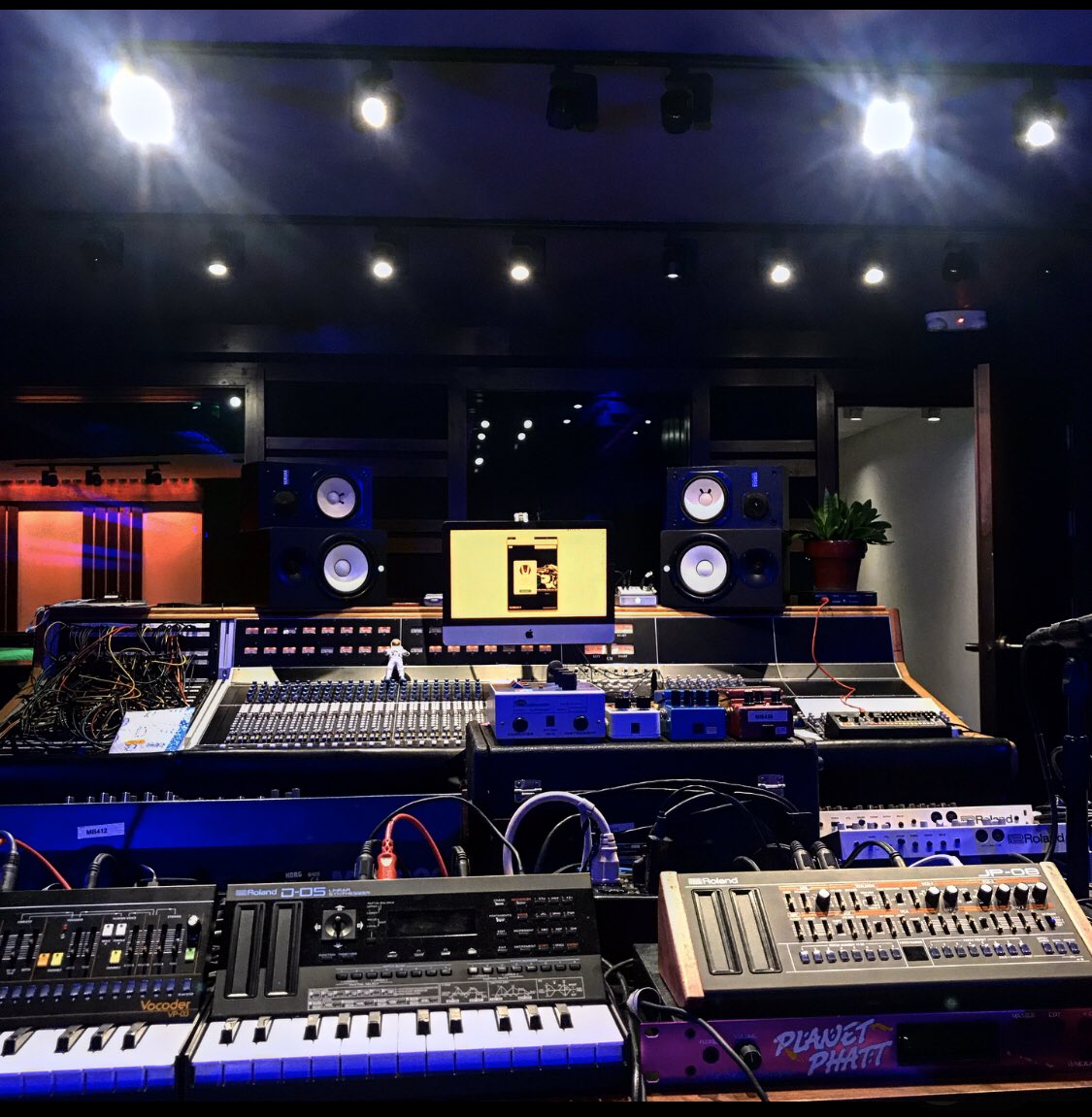 stylo402's tweet photo. we got something 
🎤🎤🎤🎤🎤🎤
#studiovibes #tracking #rap #hiphop #Studio #makebelievestudios #Omaha #Neblastya #Stylo #masteredtrax #DollarsAndPesos https://t.co/mk4f5XIjZb