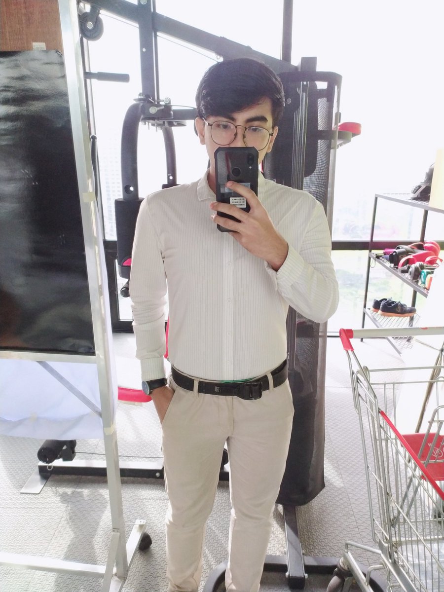 ajamesainty's tweet photo. OOTD 😁😁😁 https://t.co/GjXlF3TWbj