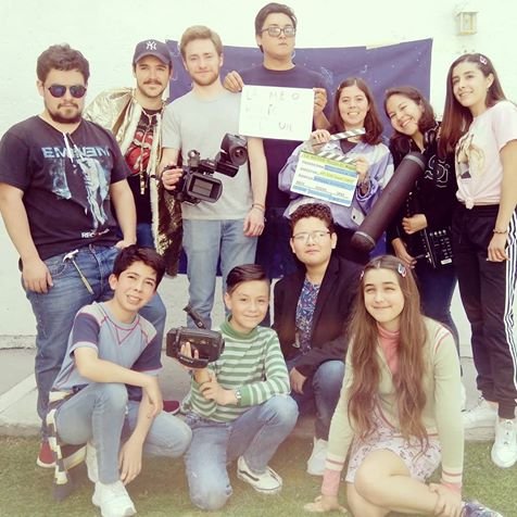 CastingJR's tweet photo. Gracias a todo el equipo de @centro_news por hacer posible este increíble cortometraje 🎬🎭💯
#lamejorpeliculadelmundo #LuisCeballos #BenjaminBeitman  #MiguelMontesDeOca #FabiolaOrtiz nuestros actores #CarlosMagaña #DavidFerrer #DiegoArroyo @AshleyPaloomino https://t.co/sTPOnMsfF5