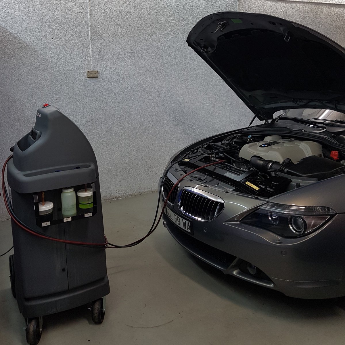 PaceAutoWerks's tweet photo. Don't let the weather get you hot and bothered - book in for an air con service now!
Call or message us to make a booking
#Perth #PerthMechanic #WestPerth #WestPerthMechanic #PerthWA #PerthBMW #PerthAudi #MiniPerth #PerthVW #MercedesPerth #MBPerth #PorschePerth #AMGPerth https://t.co/l2hxvT6VtO