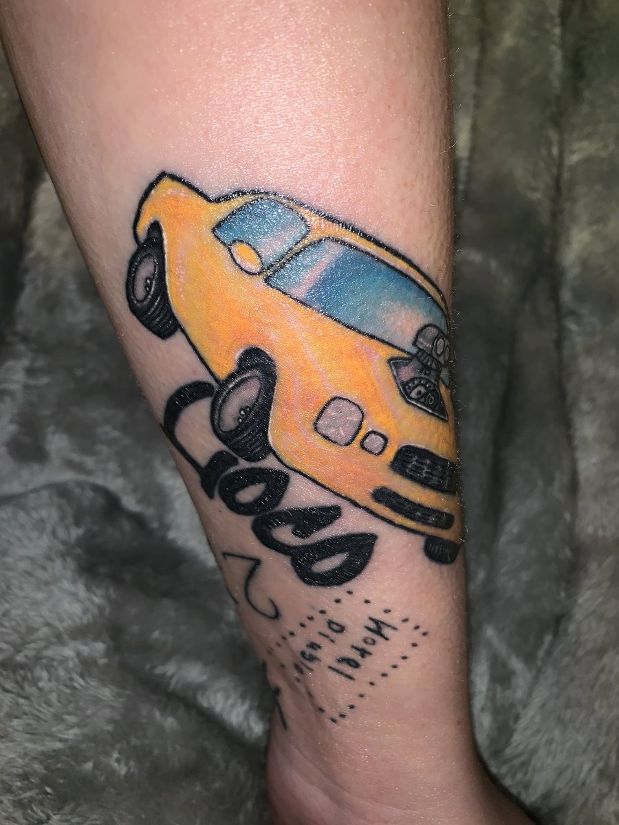 TRAPandBLOOM's tweet photo. pretty fuckin #loco 🤪 that the LA show is 6 days away. Anyway, got some new arm #candy
@machinegunkelly ... see what I did there 😝 lol.
#est #machinegunkelly #HotelDiabloTour #JustinBieberBigTour #MGK #esttillidie https://t.co/9T0NzOQTtJ