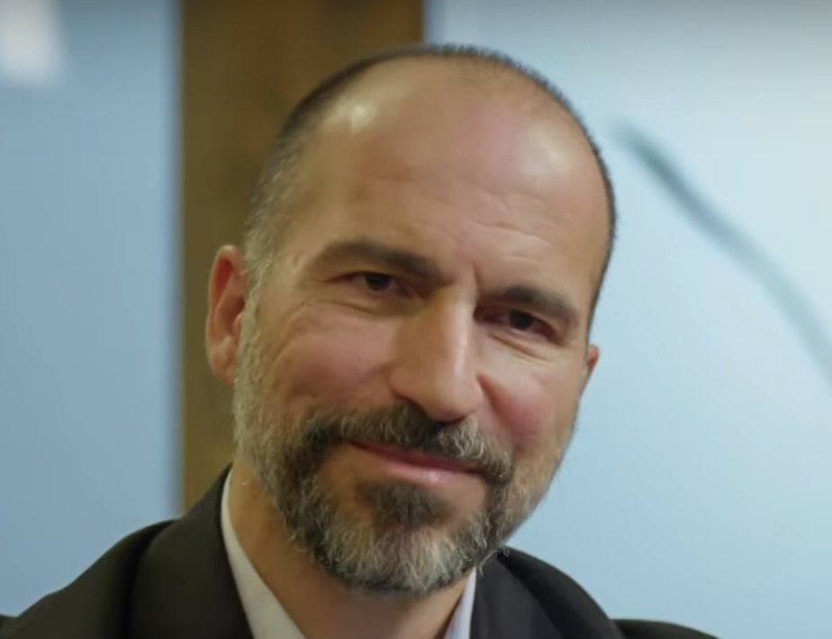14/ Immediately thereafter, Mr. Khosrowshahi displays an expression of anger. His eyebrows are lowered. He is trying to make it appear as a smile, but it's a poor ruse. Note the horizontal orientation of his lips and the tightening of his mid-face and flaring of his nostrils.