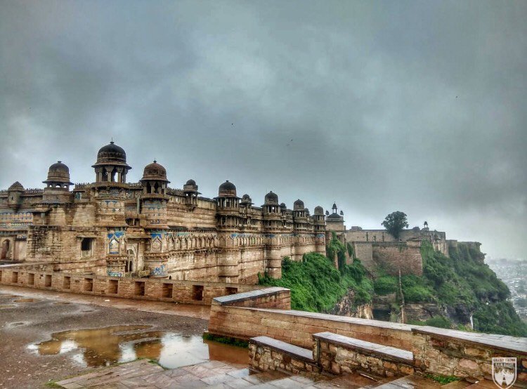 gtramblers's tweet photo. The 'Gibraltar' of India

#grandtrunkramblers #gtr #togetherweventure #landofseekers #gwalior #gwaliorfort #madhyapradeshtourism #historicalbuilding #ancienthistory #battlegrounds #madhyapradesh #britishera #incredibleindia #instapic #phonephotography #traveljournals https://t.co/zs8IKjbf5y
