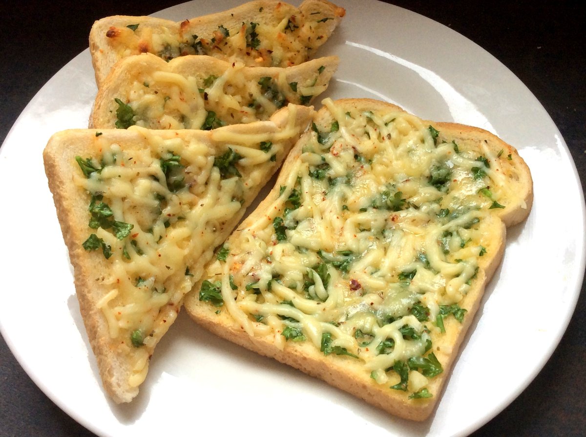 Abbyscreation's tweet image. Cheese Garlic Bread on Tawa and in Oven - Easy and delicious Cheese Garlic Bread Recipe
Full Video here - youtu.be/V2UlcwND15M

#cheese #cheesebread #Recipe #quickrecipe #foodie #Foodiechats #WednesdayWisdom #WednesdayThoughts #blogger #foodblogger
