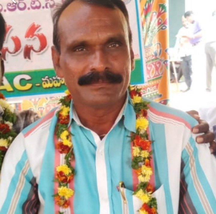 fasi_adeeb's tweet photo. #Mahbubad: Rtc driver Naresh (45) commits suicide in Maripeda zone by taking Insecticide Drug soon Rtc workers shifted to nearest Area Hospital.
Mahbubad: పురుగుల మందు తాగి ఆర్టీసీ డ్రైవర్ ఆవుల నరేష్ ( 45)ఆత్మహత్య..
#rtcstrike
@PMOIndia @HMOIndia @drlaxmanbjp @DrTamilisaiGuv https://t.co/EsOKJBZhZv