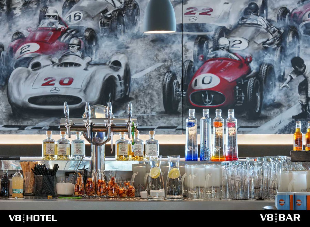 MagicHotels's tweet image. V:8 Hotel
Motorworld región en Stuttgart

El lugar soñado para los amantes de los autos.